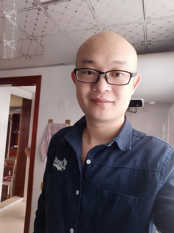 凝望远方的第一张照片--宁波蓝颜知己交友网